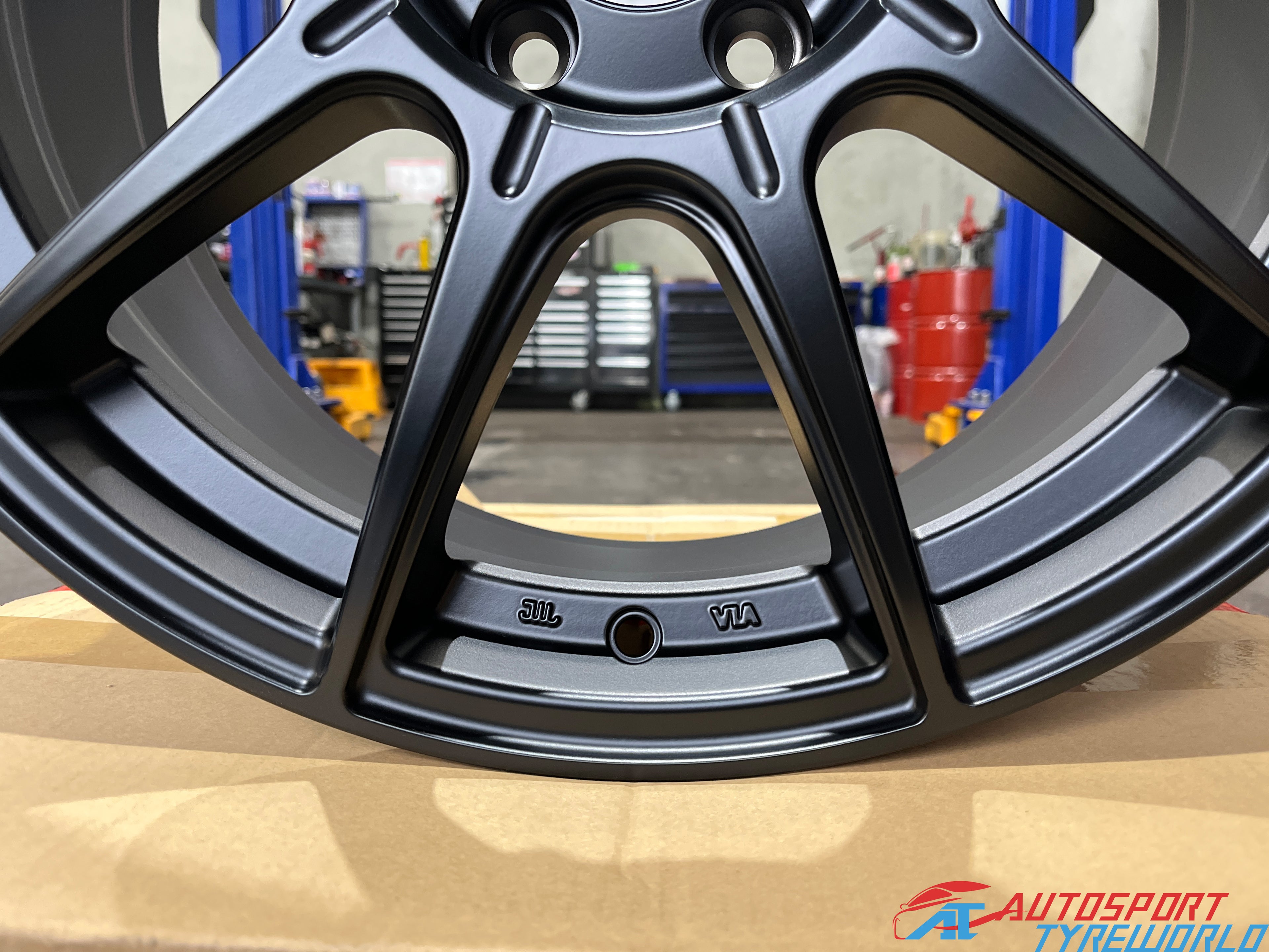 SSR GTX01 - Flat Black